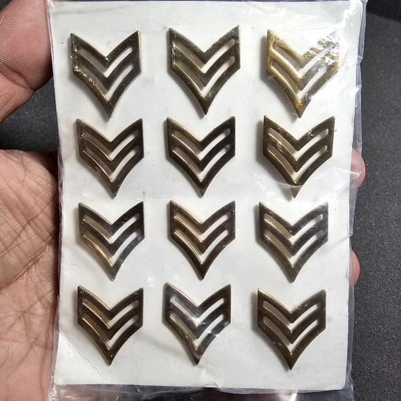 Lot Of 12 US Military Insignia Grade Sergeant Brass Pinback Pins New In Package - Picture 1 of 3